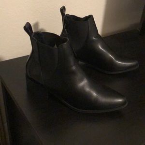 Black Chelsea boots